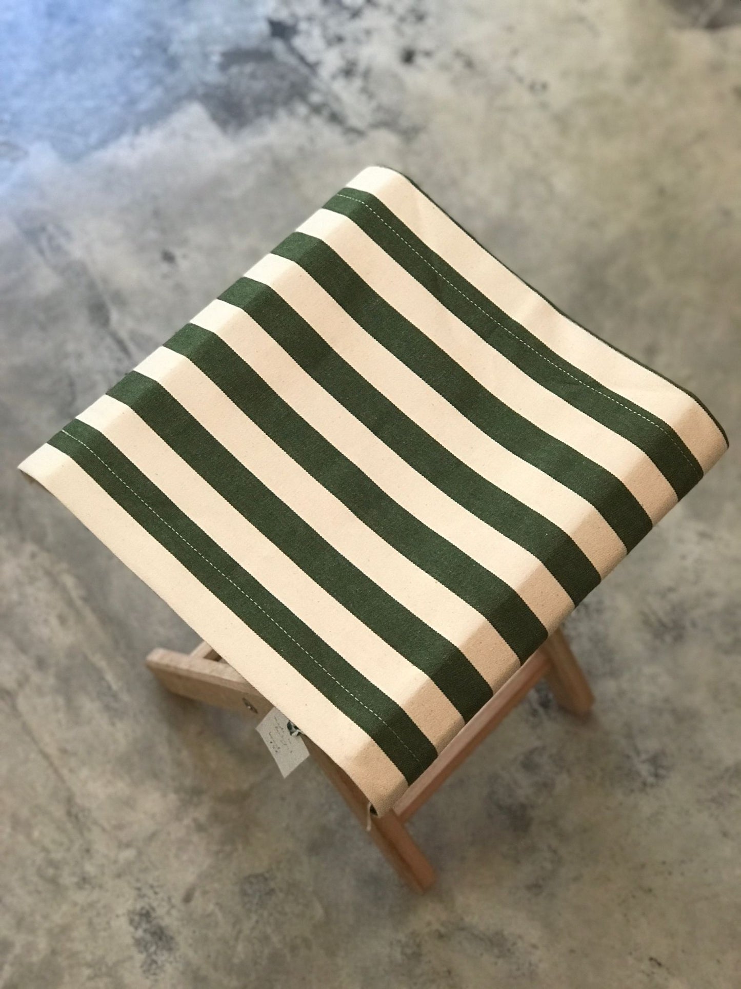 B28 Wood Bench